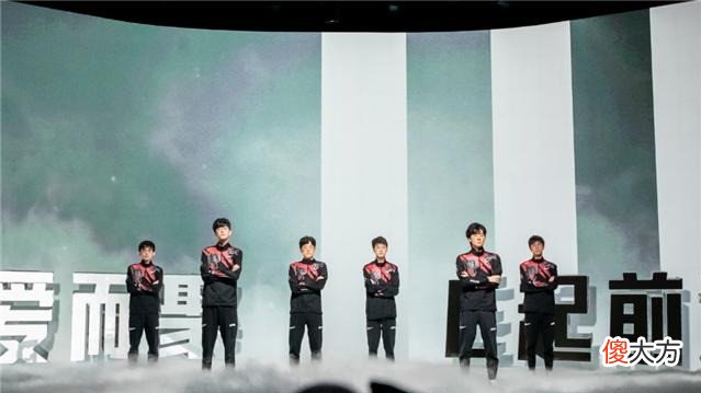 【游戏世界】EDG给队员升舱多花42万,JDG更大手笔,知情人:带了2个厨子随队