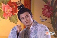 【历史故事】周朝由西周变成东周后，实力大减，于是各诸侯国都想称王