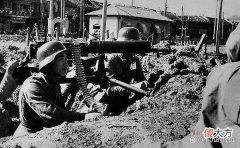 【爱历史】日本投降仪式上，何应钦做了什么，导致他被骂了几十年