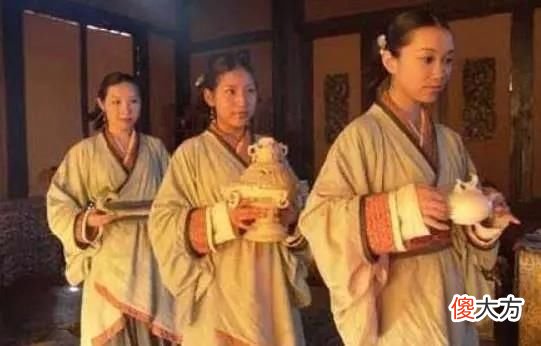 【爱历史】皇帝打瞌睡,13岁宫女不懂事,“咯咯”笑出声来,但却改变命运!