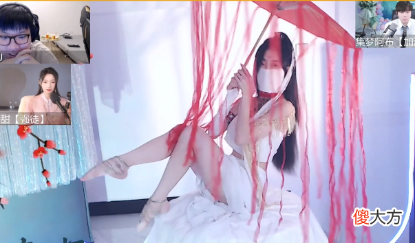 【游戏迷】RNG太太团再添一人，AJ公开恋情，直播街头公主抱，水友彻底酸了